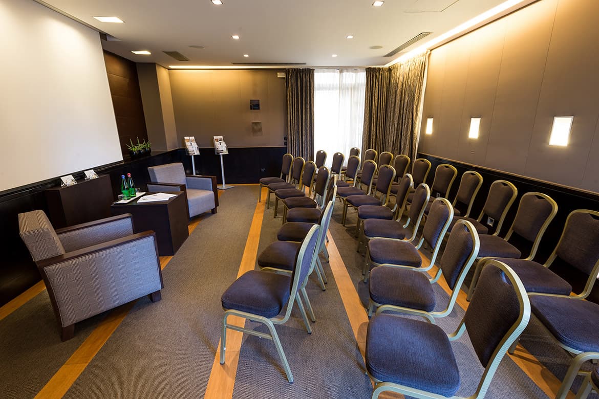 La Sala Meeting — 2/5