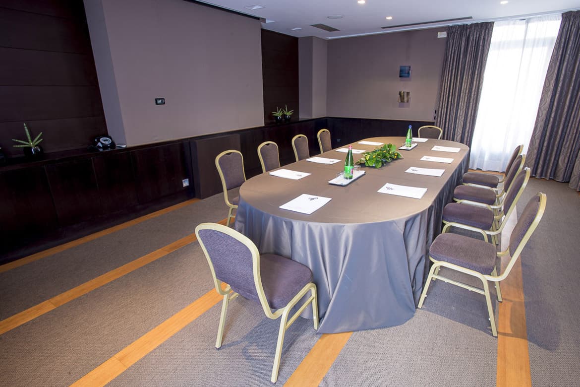 La Sala Meeting — 4/5